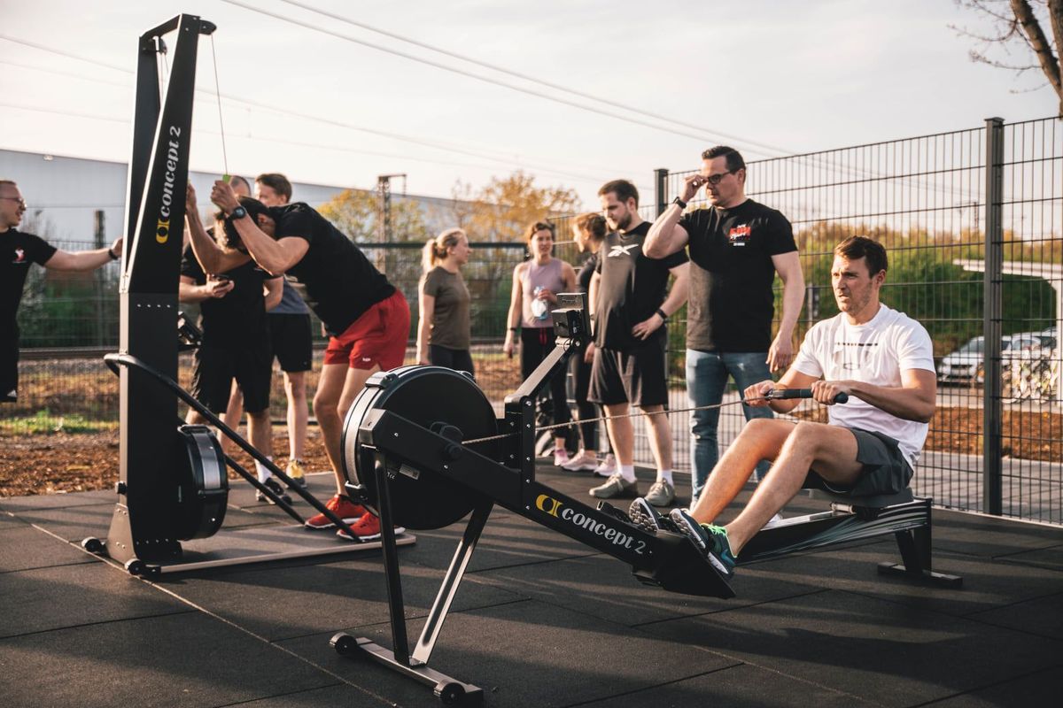Fitness Outdoor Park in Kornwestheim - FUN Ski- und Row Ergometer Challenge - Andy und jemand anderes am Arbeiten!