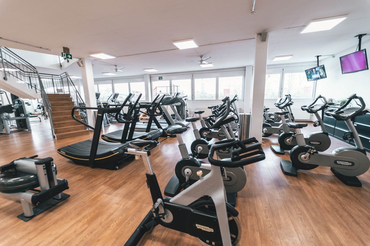Cardiobereich im FunSportZentrum Kornwestheim: Laufbänder, Ergometer, Skillmils, Rudergeräte
