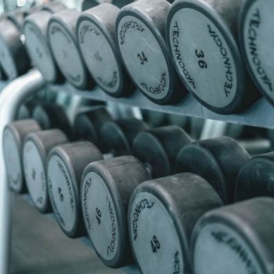 Der Cardio- und Gerätebereich in deinem Fitnessstudio in Kornwestheim ist mit den neusten Geräten und Freihanteln von Technogym und Matrix ausgestattet - 