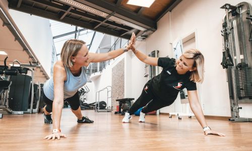 Trainiere deine Tiefenmuskulatur im Functional Fitness Bereich in deinem Fitnessstudio in Kornwestheim (desktop)