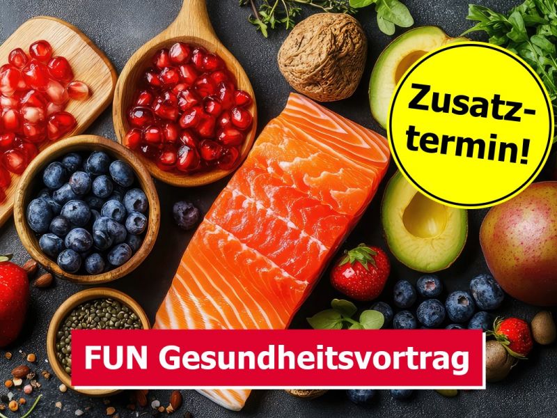 Lachs, Blaubeeren, Avocado halbiert ,walnuss Granatapfel