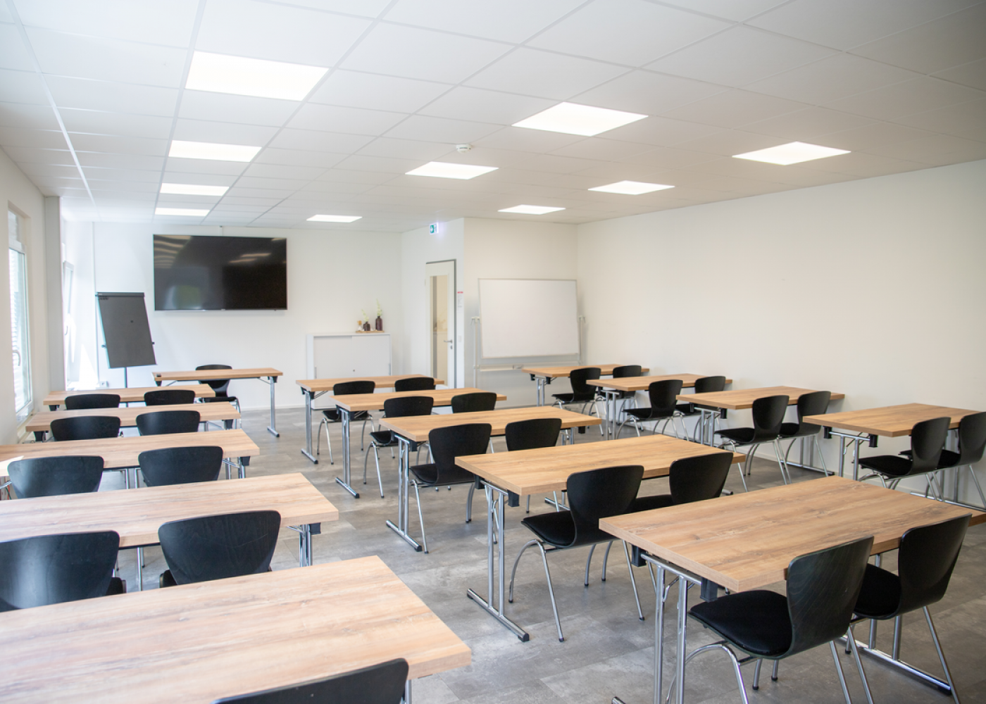 Raumvermietung in Kornwestheim und Ludwigsburg - Komplett ausgestatteter Konferenzraum