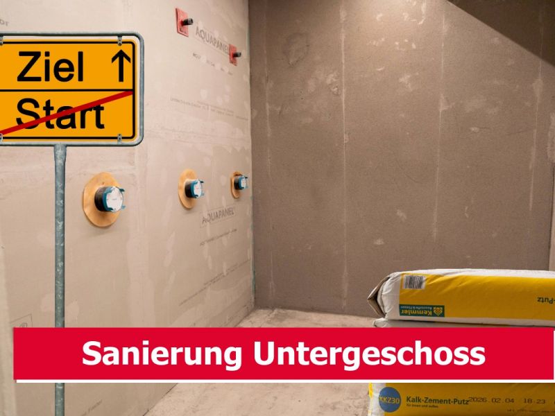 Bauarbeiter mit gelben Helm auf einer Baustelle